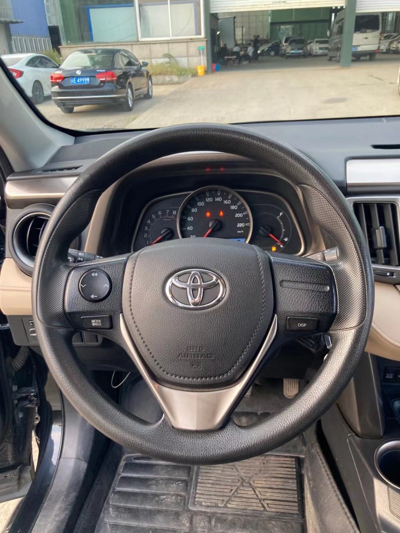 沈陽14年豐田RAV44