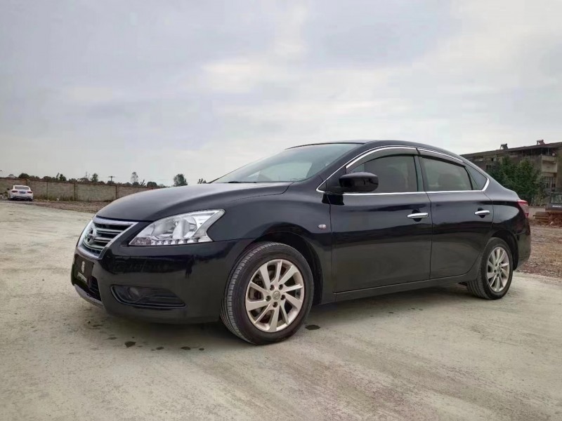 武漢15年日產軒逸2