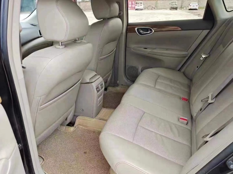 武漢15年日產軒逸6