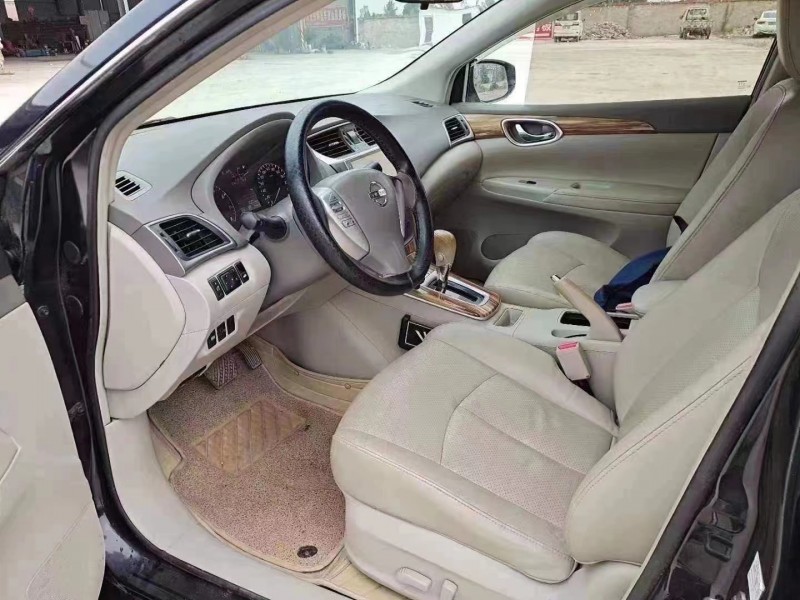 武漢15年日產軒逸7