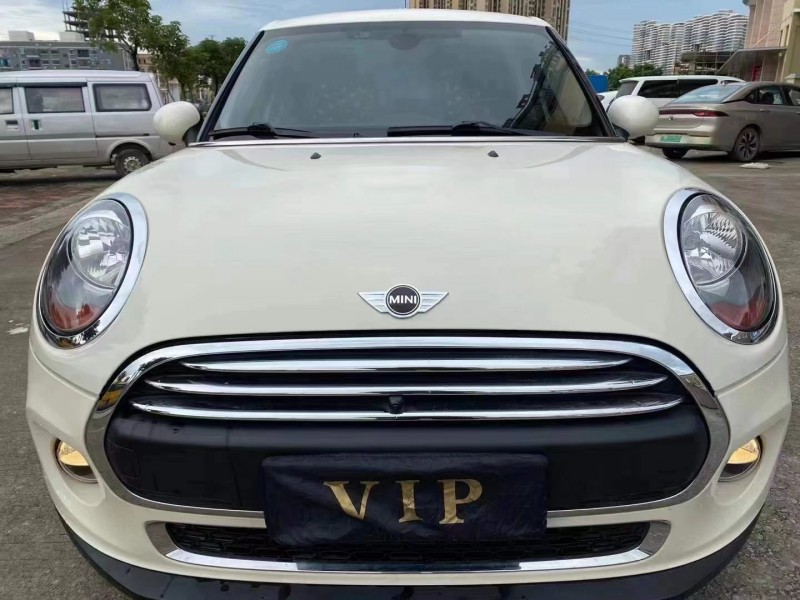 昆明16年寶馬MINI1