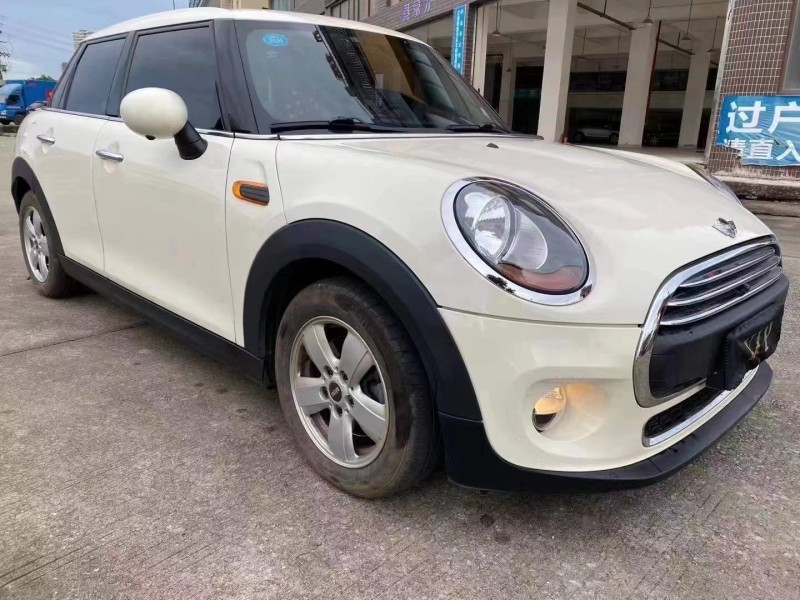昆明16年寶馬MINI3