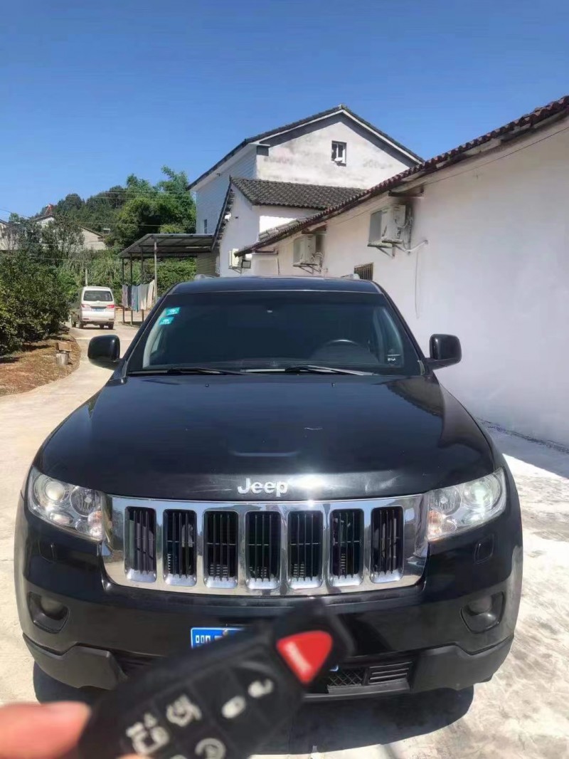 鄂州11年Jeep大切諾基1