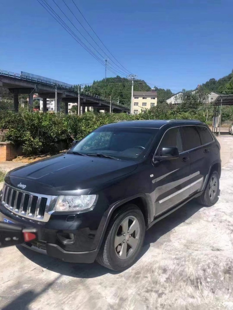 鄂州11年Jeep大切諾基2