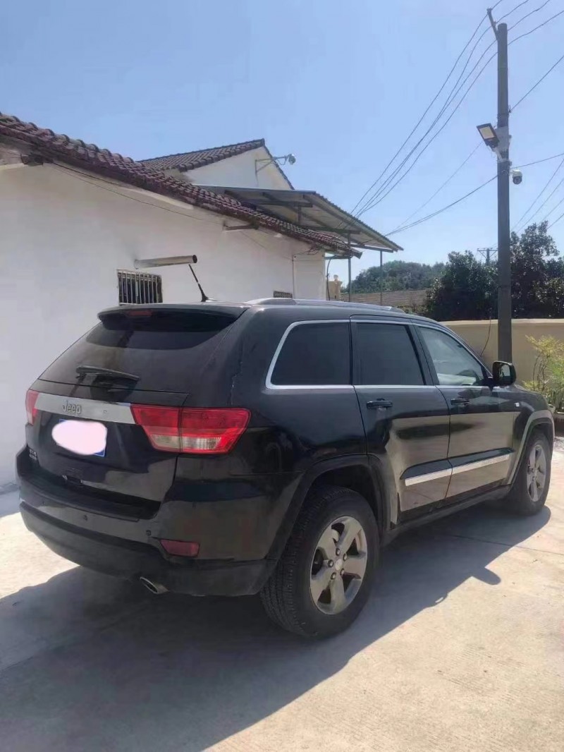 鄂州11年Jeep大切諾基8