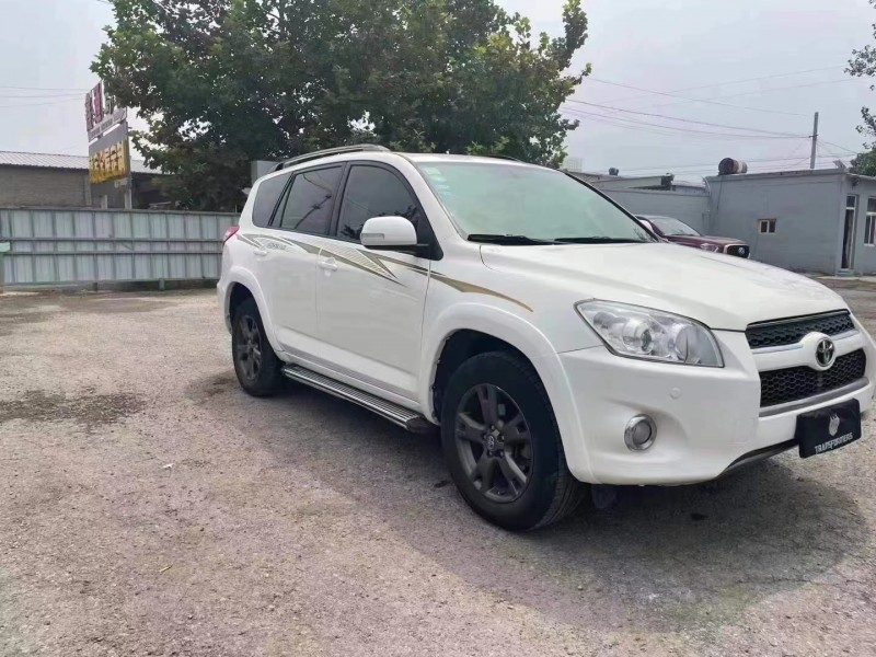 保定12年豐田RAV42
