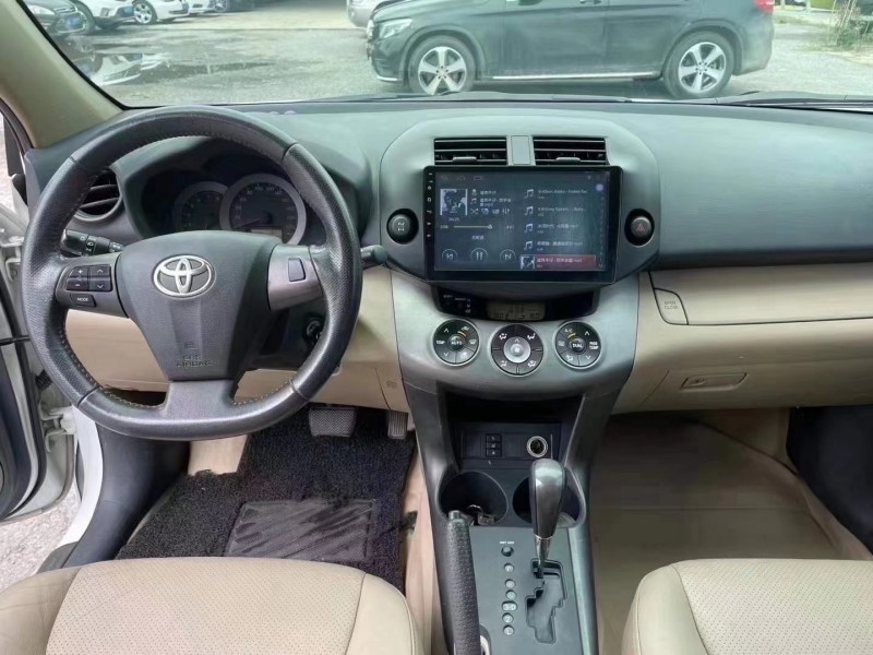 保定12年豐田RAV49