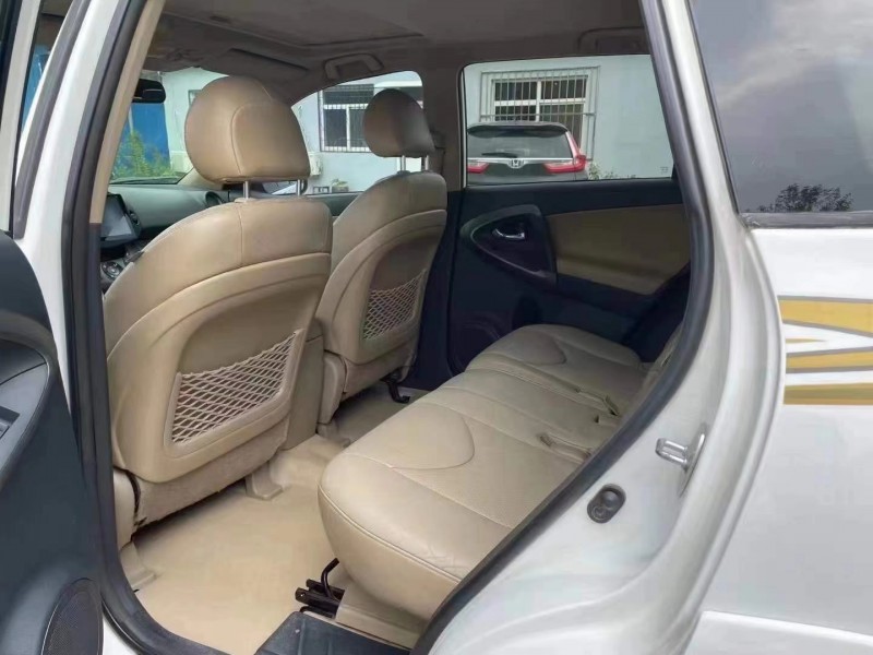 保定12年豐田RAV48