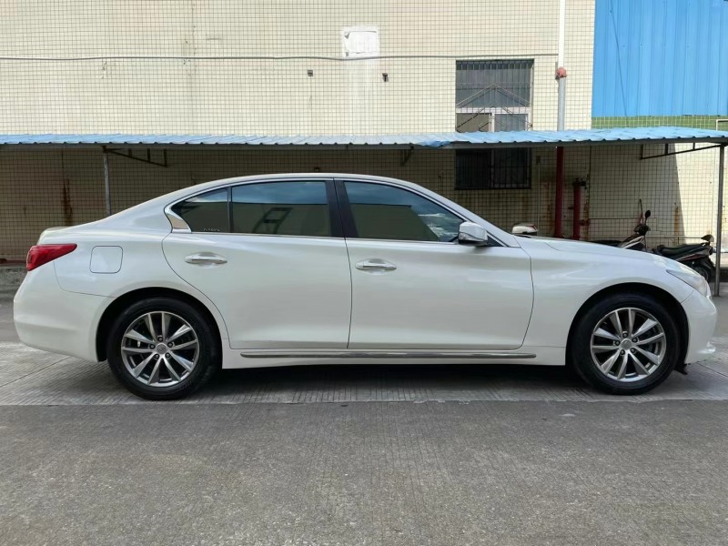 中山16年英菲尼迪Q50L2