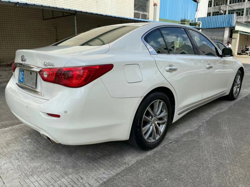 中山16年英菲尼迪Q50L5