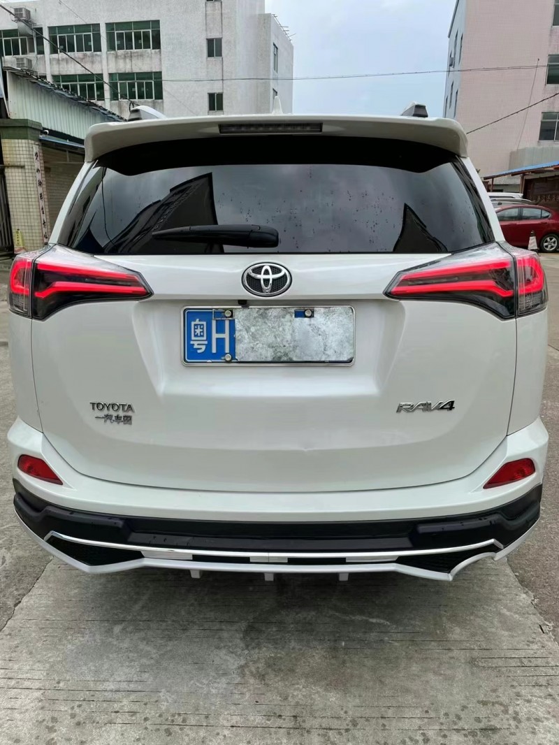 中山17年豐田RAV44