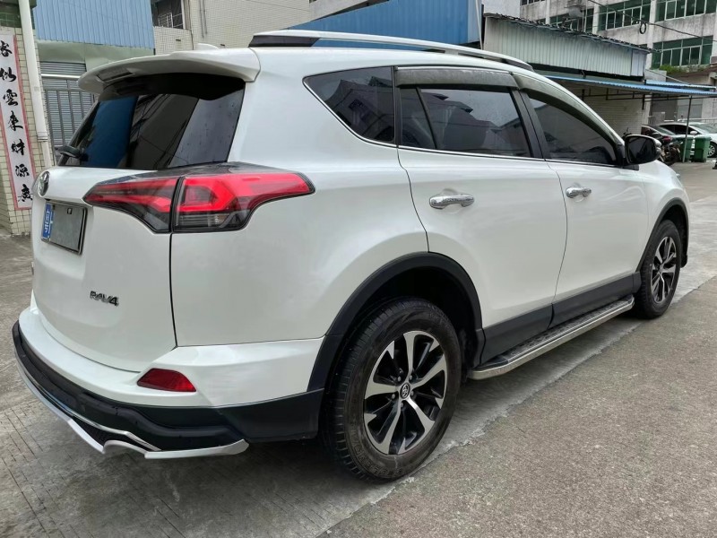 中山17年豐田RAV45