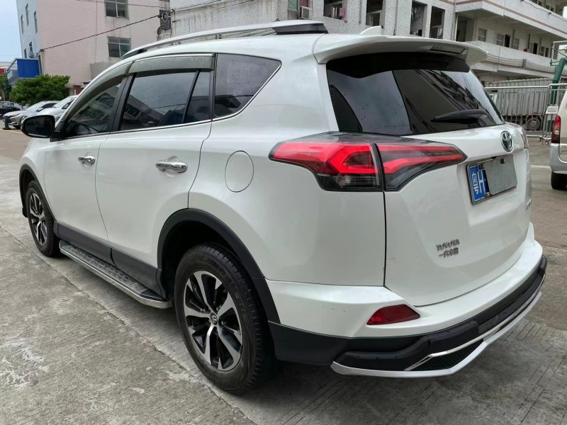 中山17年豐田RAV46