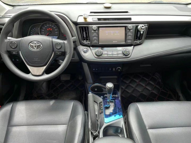 中山17年豐田RAV48
