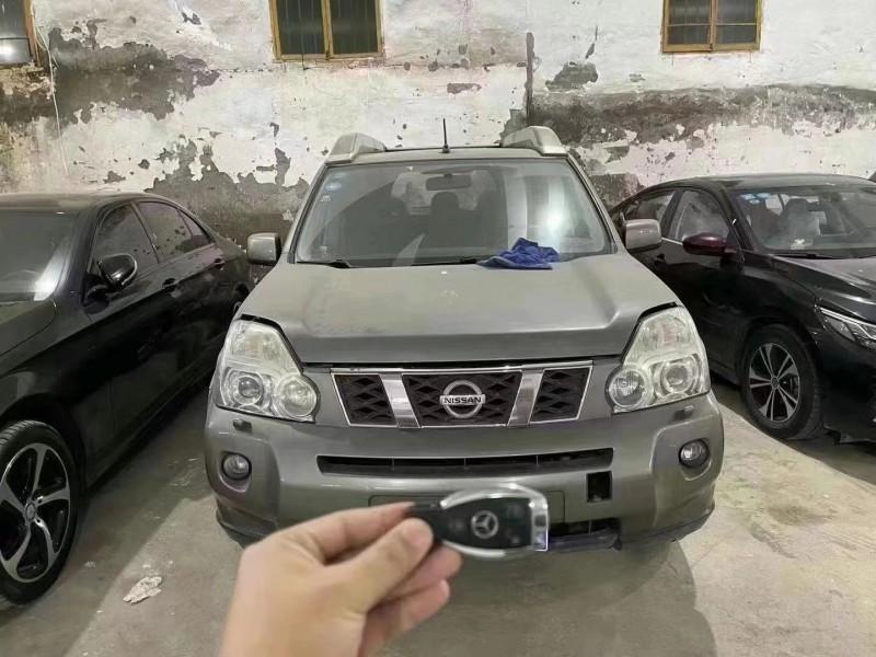 重慶10年日產奇駿1