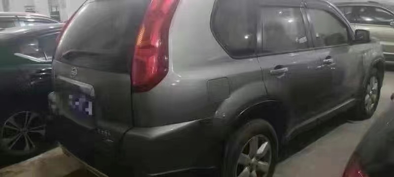 重慶10年日產奇駿2