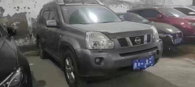 重慶10年日產奇駿3