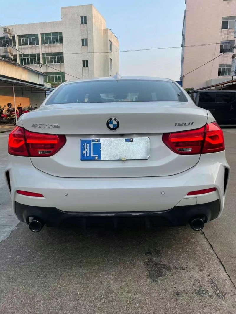 中山21年寶馬1系4