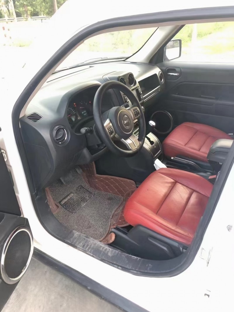 徐州12年Jeep自由客5