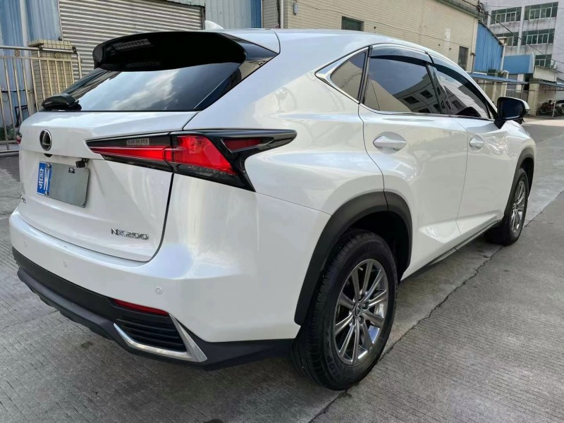 中山20年雷克薩斯NX5