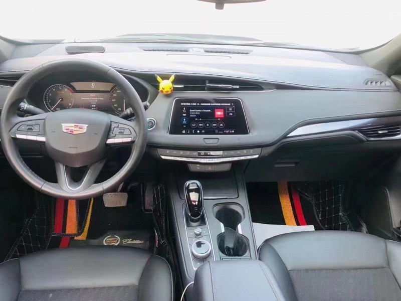 廈門20年凱迪拉克XT49