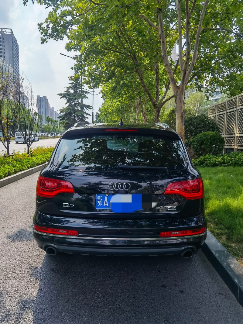 鄭州12年奧迪Q77