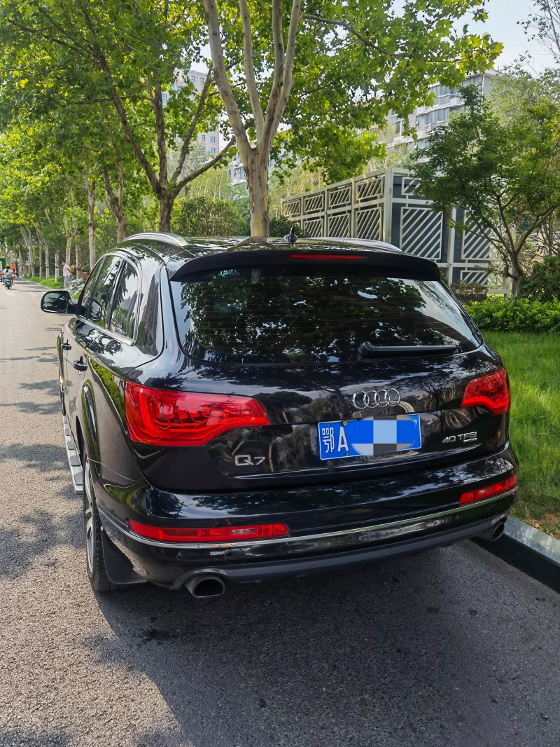 鄭州12年奧迪Q76