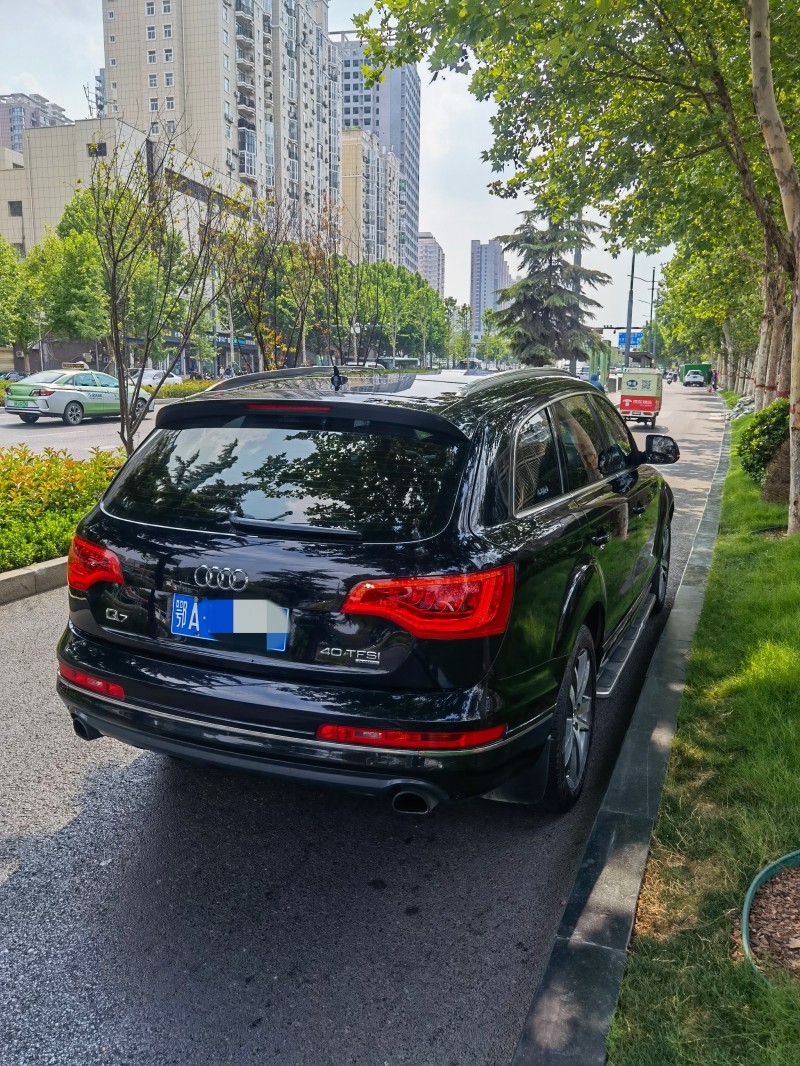 鄭州12年奧迪Q75