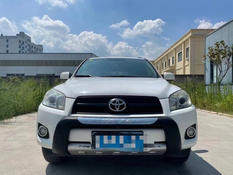 鄂州13年豐田RAV41