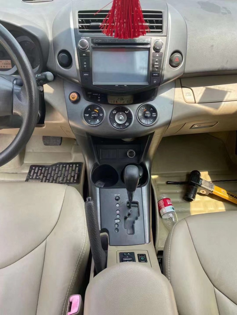 鄂州13年豐田RAV44