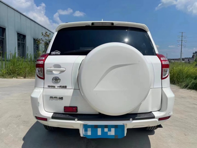 鄂州13年豐田RAV49