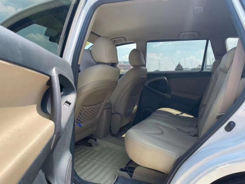 鄂州13年豐田RAV48
