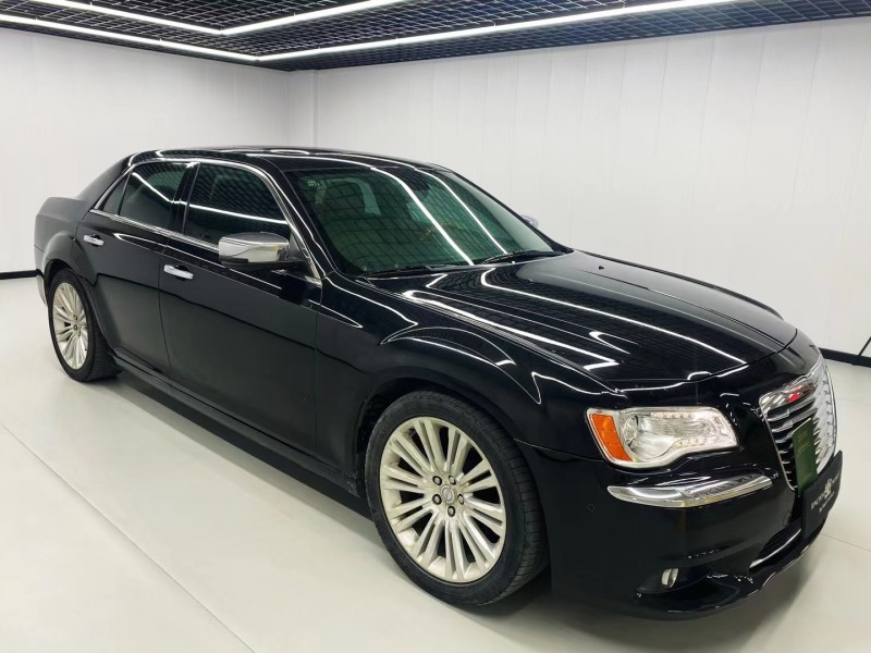 保定14年克萊斯勒300C3