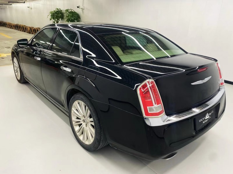 保定14年克萊斯勒300C7
