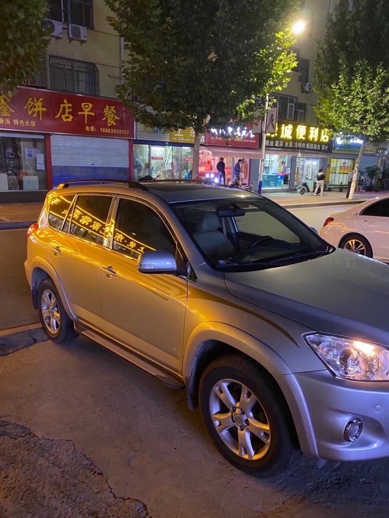 臨沂12年豐田RAV42