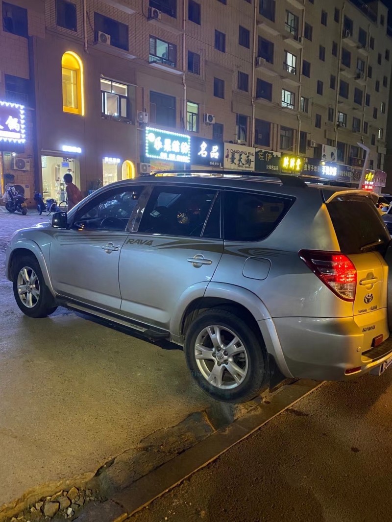 臨沂12年豐田RAV44