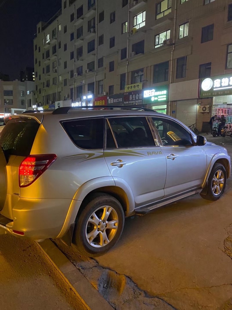臨沂12年豐田RAV45