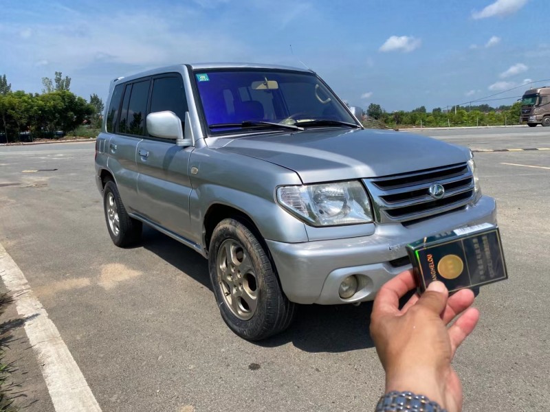 武漢06年獵豹汽車飛騰2