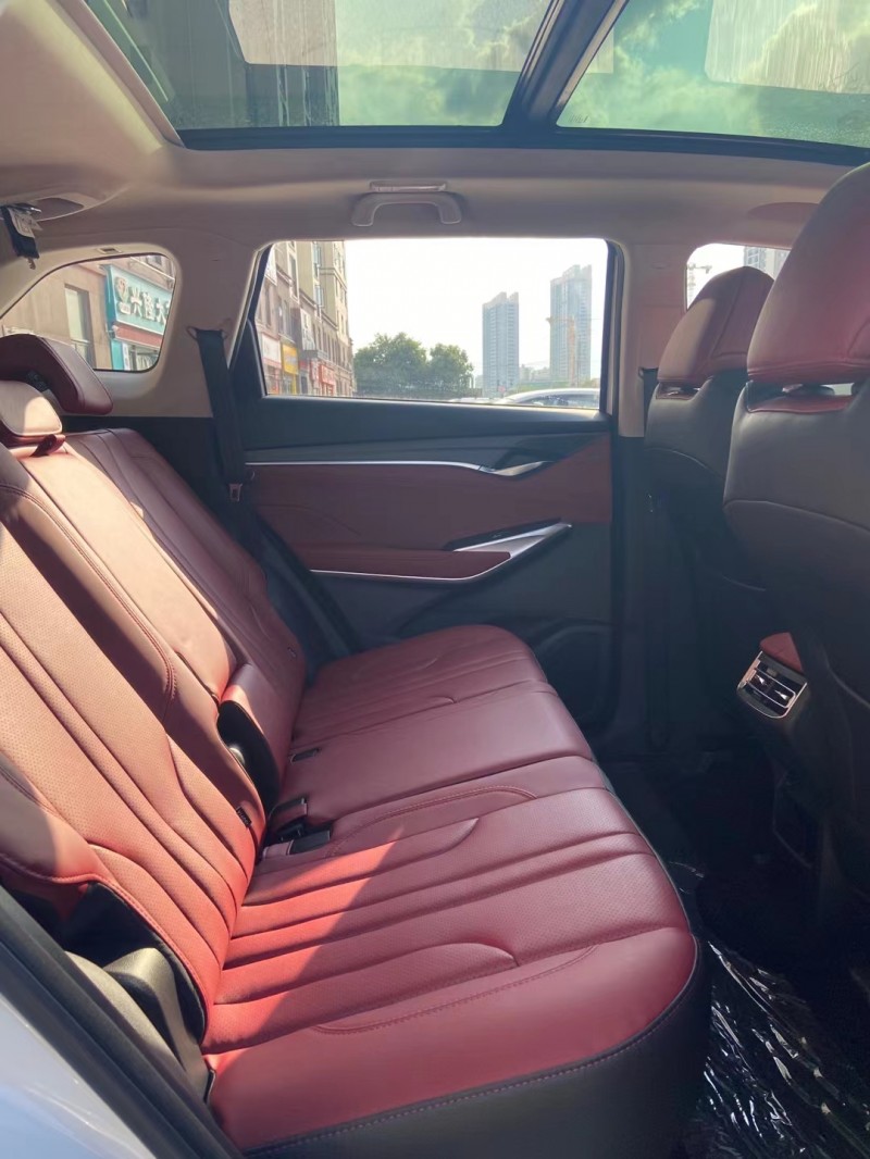 北京21年長安汽車CS758