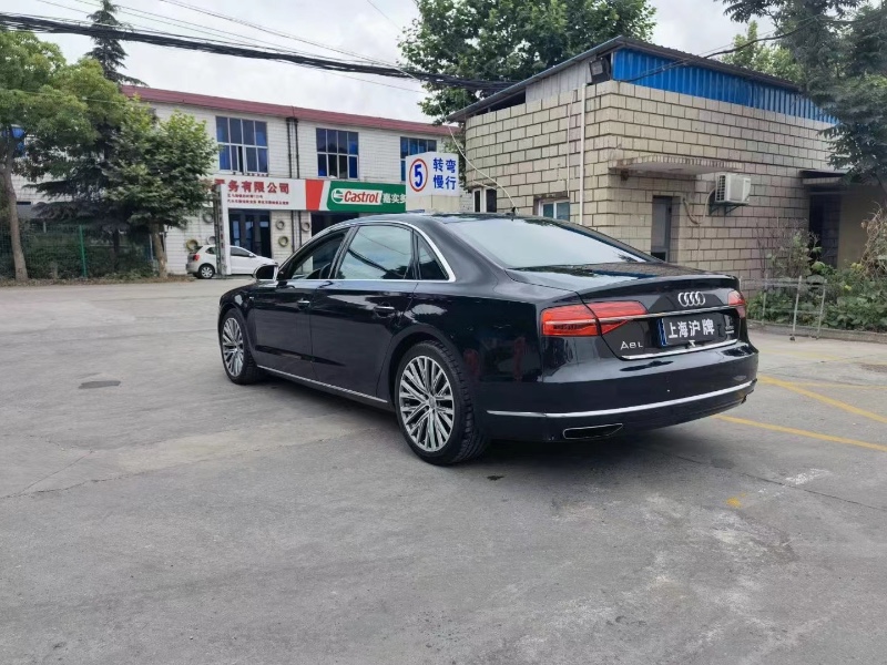 上海14年奧迪A8L3