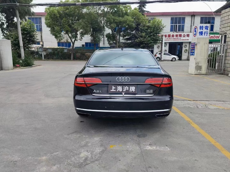 上海14年奧迪A8L4