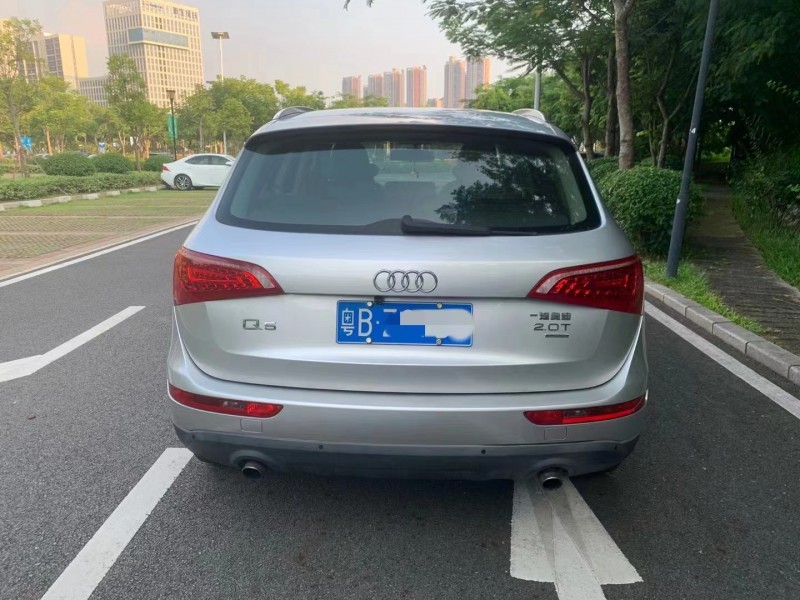 深圳10年奧迪Q57