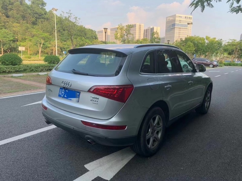 深圳10年奧迪Q59