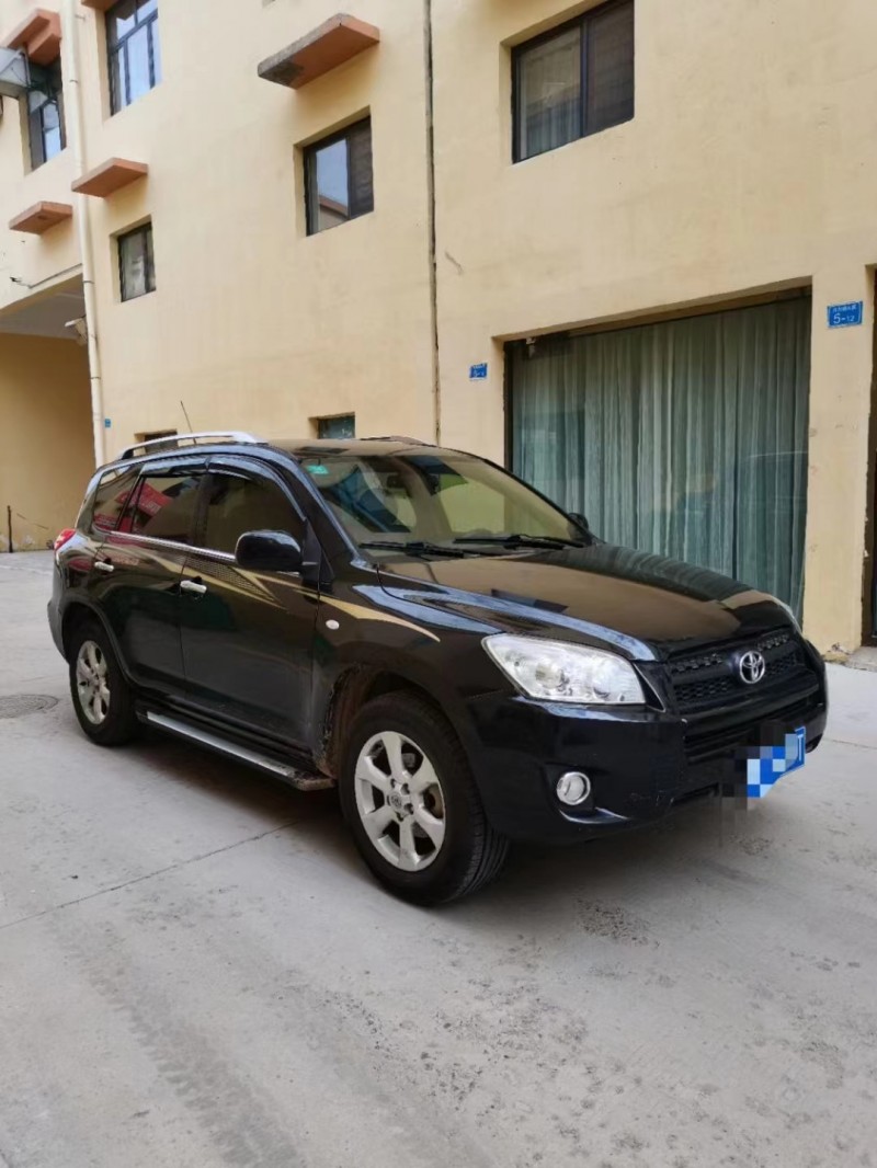 呼和浩特13年豐田RAV42
