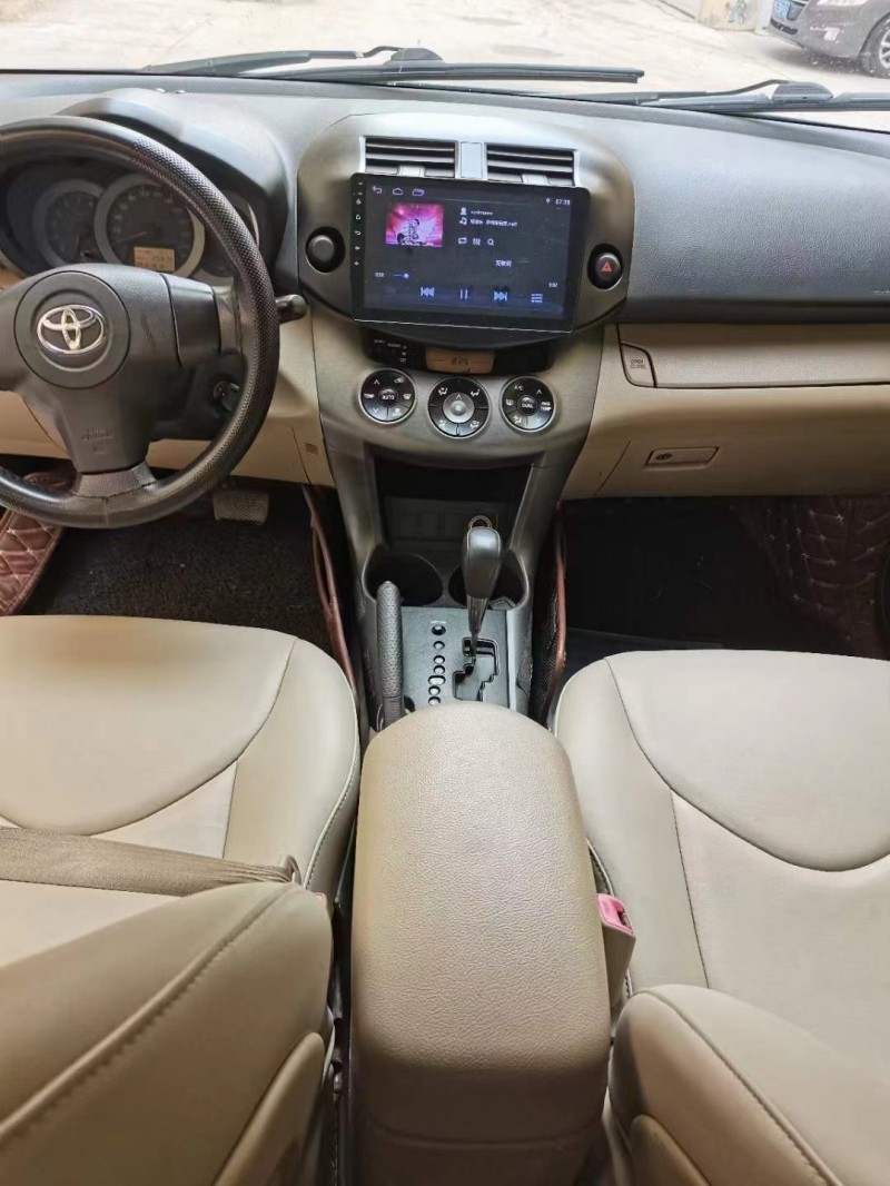 呼和浩特13年豐田RAV44