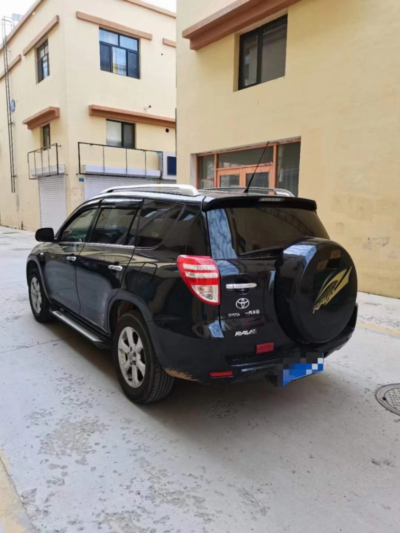呼和浩特13年豐田RAV48