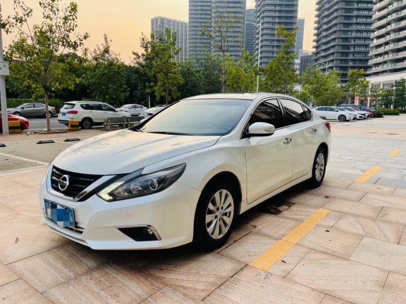 東莞16年日產天籟7