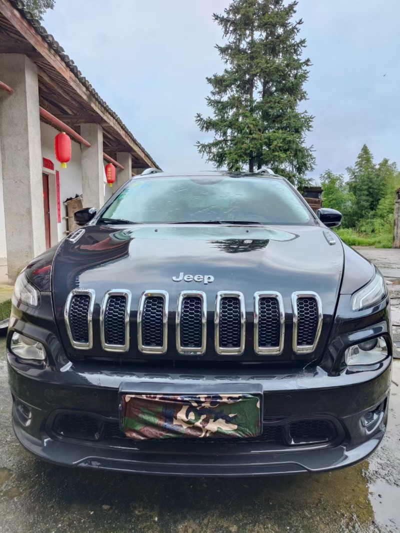景德鎮17年Jeep自由光1