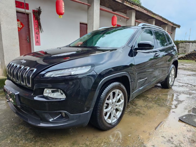 景德鎮17年Jeep自由光3