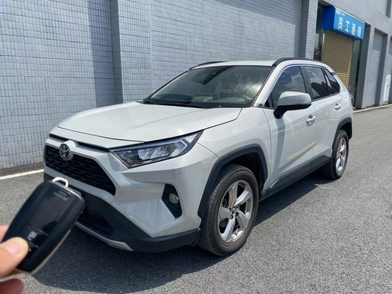 廣州19年豐田RAV4榮放2